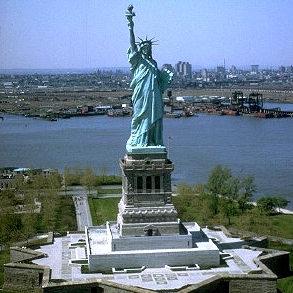 19 juin 1885  La Statue de la Liberté arrive à New York
