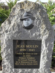 Monument_Jean-Moulin_Les_Clayes_sous_Bois_Djampa