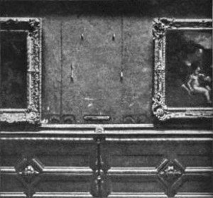 Espace laissé vacant par la disparition de Mona Lisa dans le Salon carré du Louvres. (Photographe inconnu 1911)