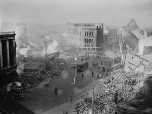 Vue du centre-ville de Coventry au lendemain du bombardement Photo : Lt Taylor (1940)