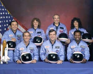 Portrait officiel de l'équipage de la Mission STS-51-L Source : NASA (1985) 