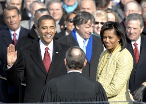Barack Obama prêtant le sement d'office Photo : Cecilio Ricardo