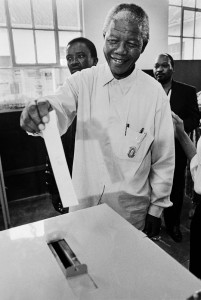 Mandela_voting_in_1994