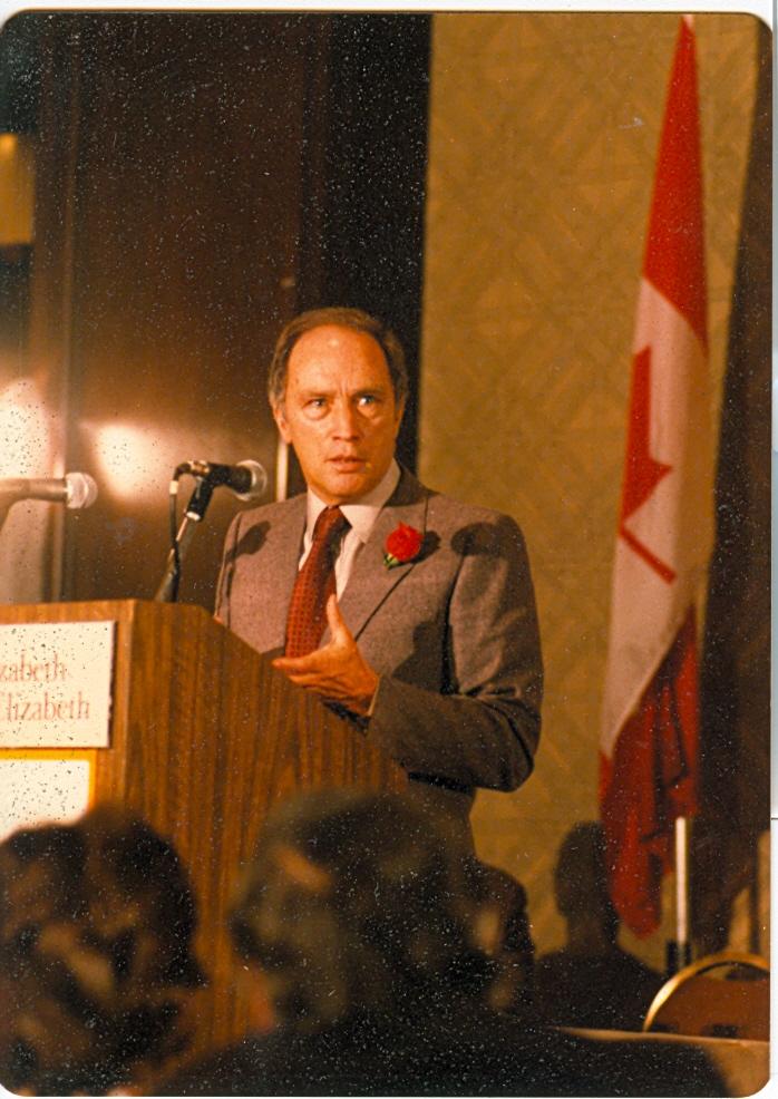 2 décembre 1981  La Chambre des communes vote en faveur du rapatriement de la constitution du Canada