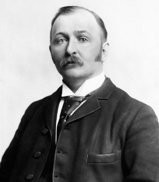 3 octobre 1900  Le maire de Québec Simon-Napoléon Parent est nommé premier ministre du Québec