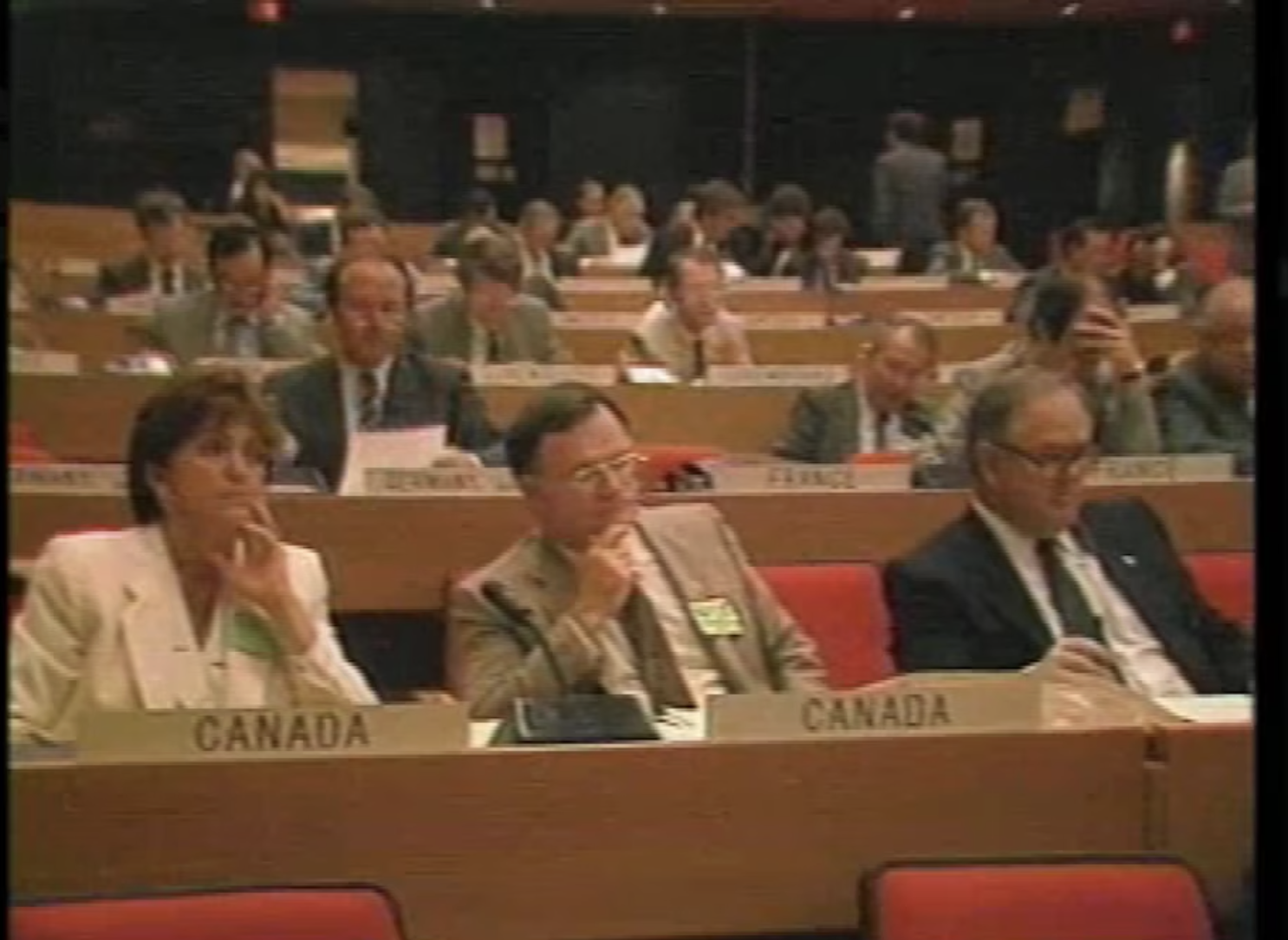 16 septembre 1987  Signature du Protocole de Montréal