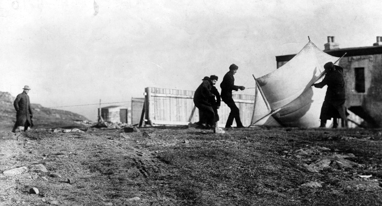 12 décembre 1901  Guglielmo Marconi réussit la première transmission radio